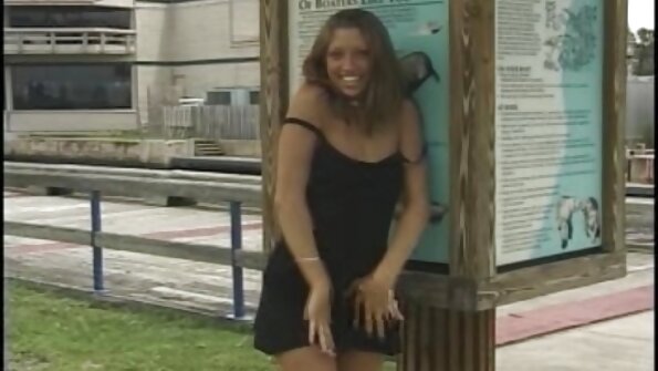 Delicios blonda se uită după prietenul xxx paroase ei excitat